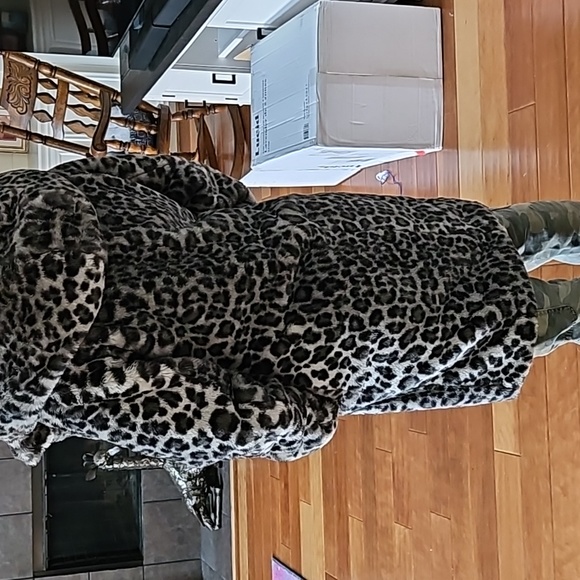 Women's Lucky Brand coat - Picture 2 of 7